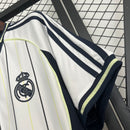 CAMISA DO REAL MADRID ESPECIAL BASEBALL 25/26 - BRANCA
