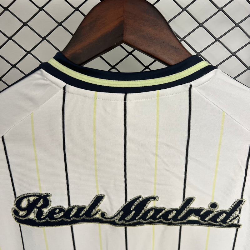 CAMISA DO REAL MADRID ESPECIAL BASEBALL 25/26 - BRANCA