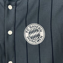 CAMISA DO BAYERN MUNICH ESPECIAL BASEBALL 25/26 - CINZA E BRANCO
