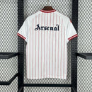 CAMISA DO ARSENAL ESPECIAL BASEBALL 25/26 - BRANCA